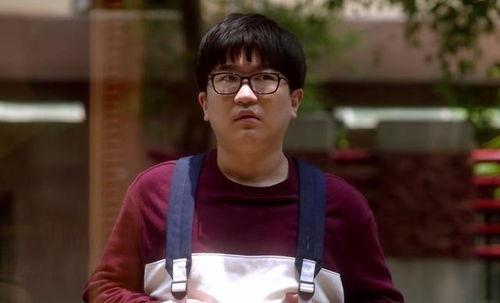 娱乐吃瓜男主持人,他的幕后故事与台前风光 第3张 娱乐吃瓜男主持人,他的幕后故事与台前风光 第3张